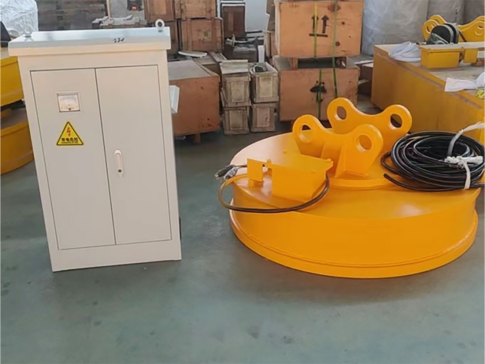 แม่เหล็กติดรถแบคโฮ ดูดเศษเหล็ก